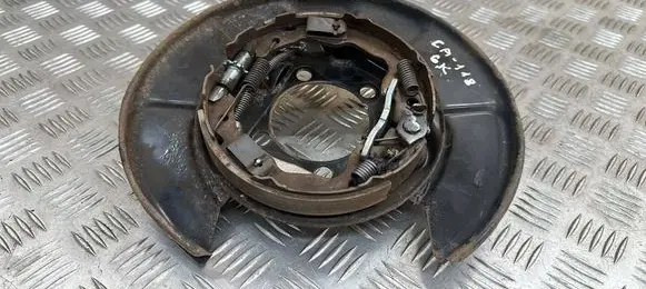 Toyota RAV 4 (XA40) Rear brake disc plate dust cover