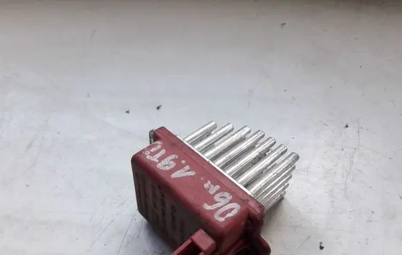 Volkswagen PASSAT B5.5 Heater blower fan relay 