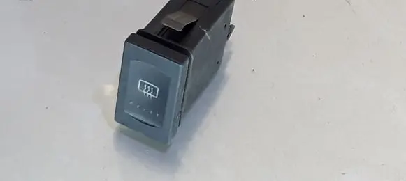 Volkswagen PASSAT B5 Windscreen/window heater switch