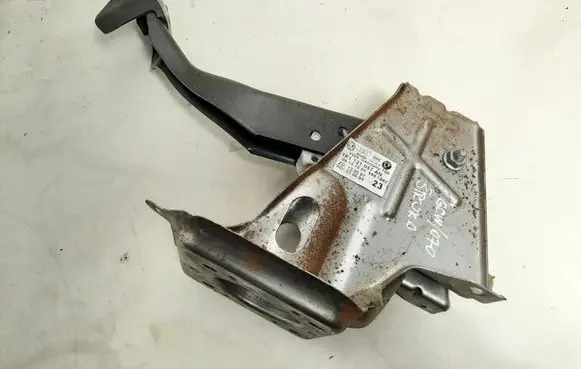 Volkswagen Scirocco Brake pedal 1K1721057AN