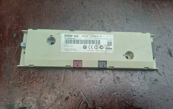 BMW 5 E60 E61 Aerial antenna amplifier 21367510 9183564 91835640