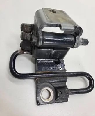 Audi A4 S4 B6 8E 8H Front door lower hinge 8E0831412B