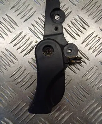 Engine bonnet (hood) release handle