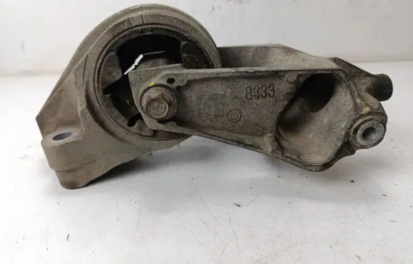 Opel Antara Engine mount bracket X01187 X00765