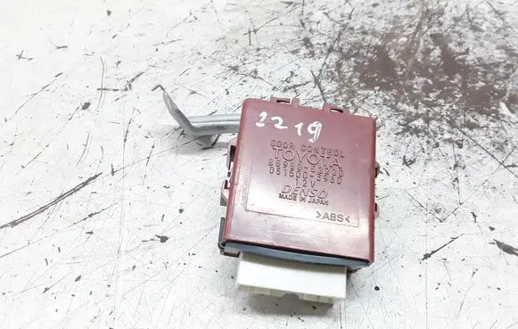 Toyota Yaris Door control unit/module 8598052220