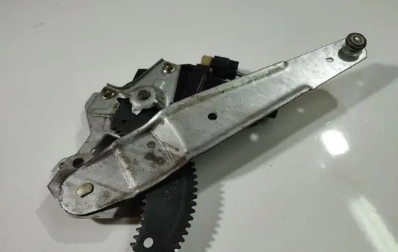 Sliding door window regulator with motor