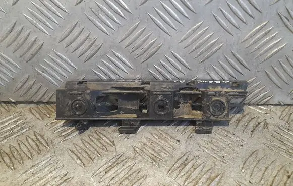 Volkswagen PASSAT B6 Front bumper mounting bracket 3C0807184