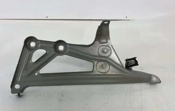 BMW X1 F48 F49 Fender mounting bracket 7329447 732944709