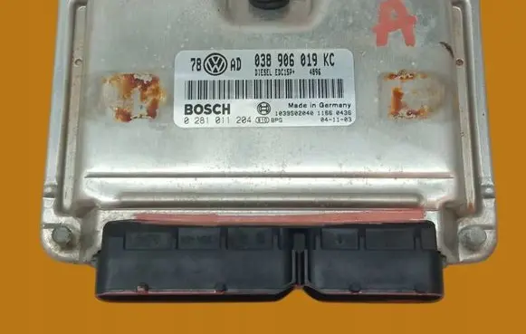 Volkswagen PASSAT B5.5 Engine control unit/module 038906019KC