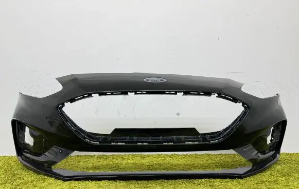 Ford Focus Front bumper jx7b-17757-a