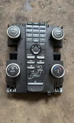 Volvo V50 Radio/CD/DVD/GPS head unit 30782535