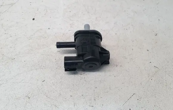 Toyota C-HR I Vacuum valve 9091012276