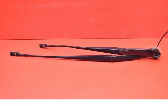 Front wiper blade arm