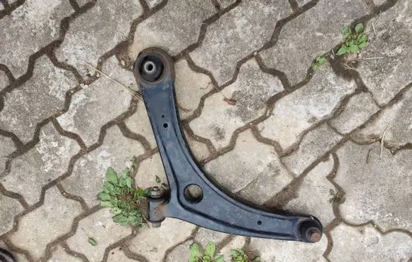 Mitsubishi Outlander Front lower control arm/wishbone