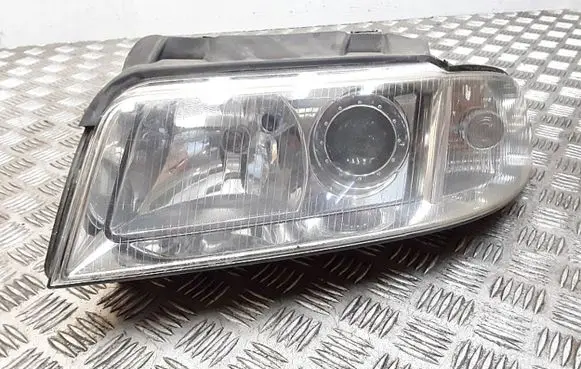 Audi A4 S4 B5 8D Headlight/headlamp 89300379