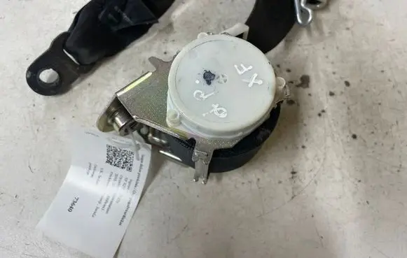 Jaguar XF X250 Front seatbelt 34097058B