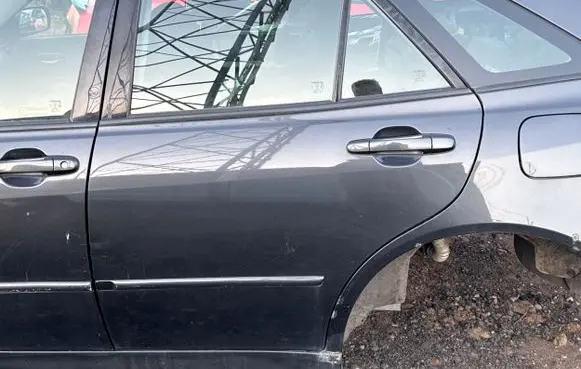 Lexus IS 200-300 Rear door 6700453030