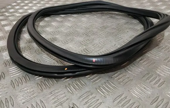 Audi Q3 F3 Rubber seal rear door 83F833721A