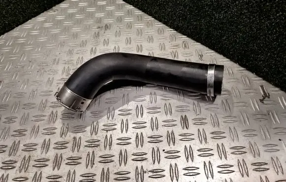 Intercooler hose/pipe