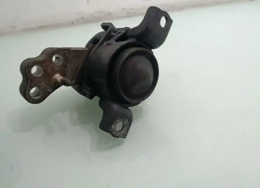 Engine mount bracket