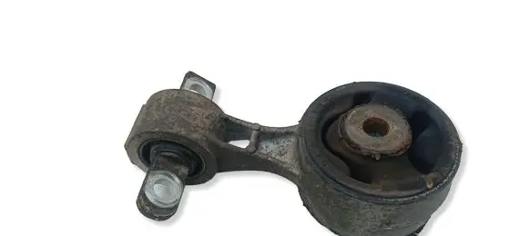 Honda CR-V Engine mounting bracket 