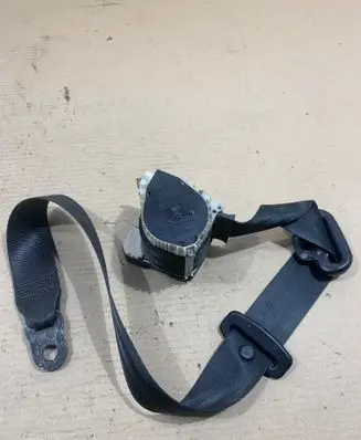 Ford Focus Front seatbelt 33040326