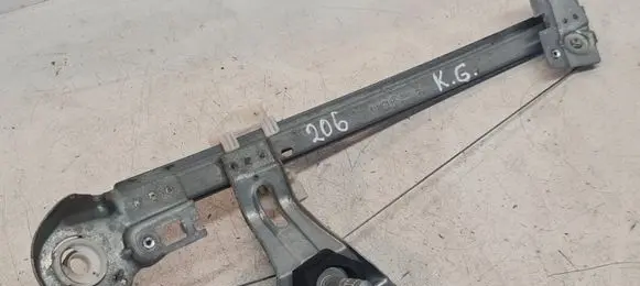 Rear door manual window regulator