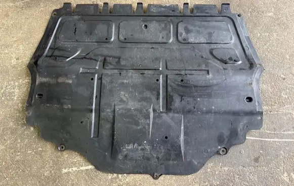 Skoda Rapid (NH) Engine splash shield/under tray 6C0825235