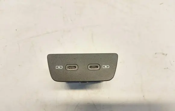 Volkswagen PASSAT B9 User manual 2G6035718JLK01