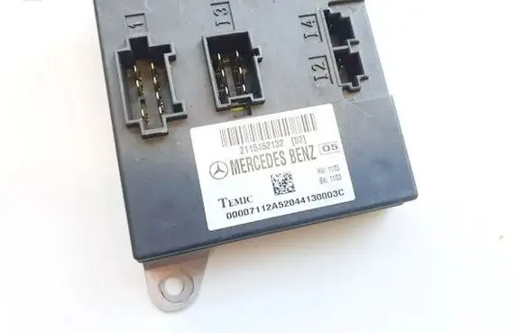 Mercedes-Benz E W211 Door control unit/module 2115452132