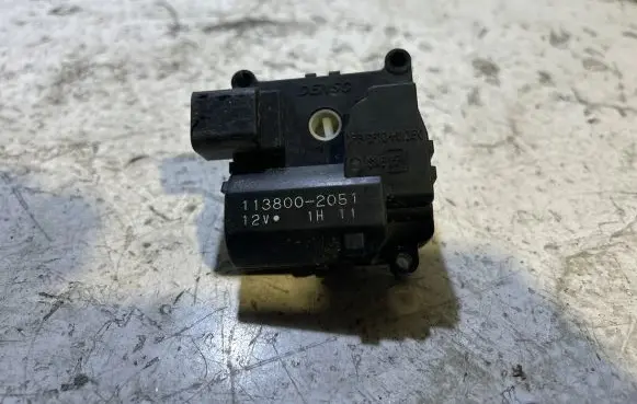 Toyota Corolla Verso AR10 Air flap motor/actuator 1138002051 1H11