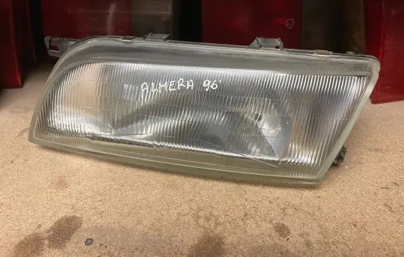 Nissan Almera Headlight/headlamp 1514L