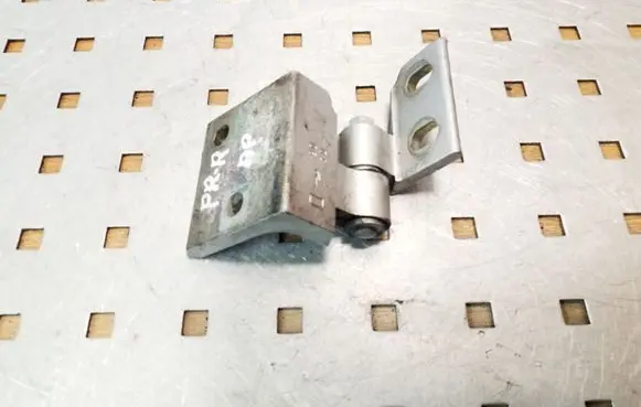 Citroen Berlingo Front door lower hinge 