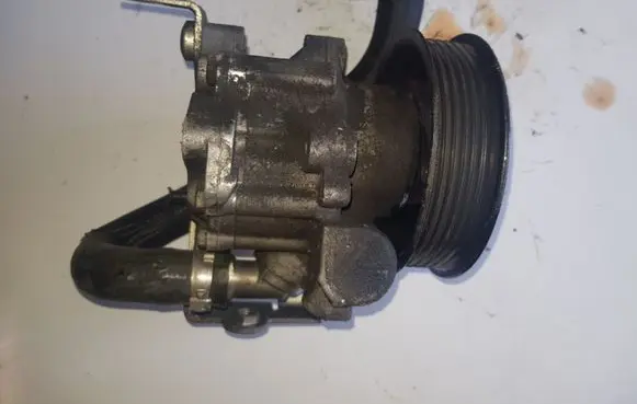 Peugeot 407 Power steering pump