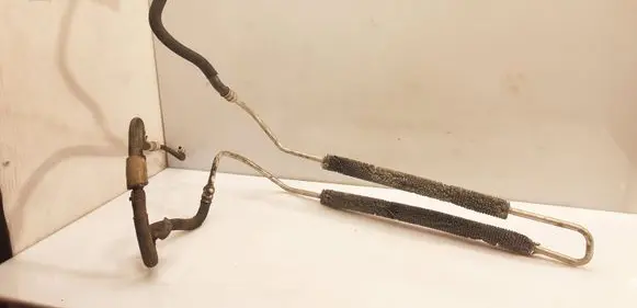 Gearbox oil cooler pipe/hose
