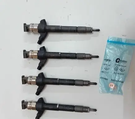 Mitsubishi Pajero Fuel injectors set 1465A351