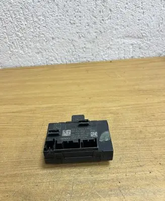 Skoda Superb B8 (3V) Door control unit/module 5Q0959395E F2692