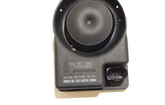 Audi A6 S6 C6 4F Alarm system siren 1K0951605C 51265