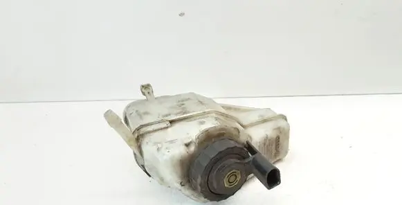 Audi A3 S3 8P Brake fluid reservoir 03350886361