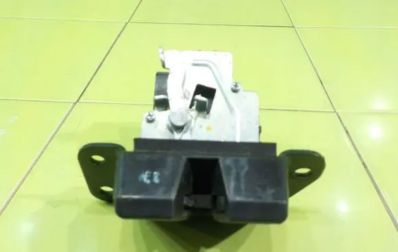 KIA Carens III Tailgate exterior lock 