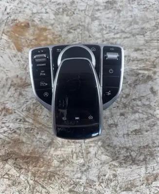 Head unit multimedia control