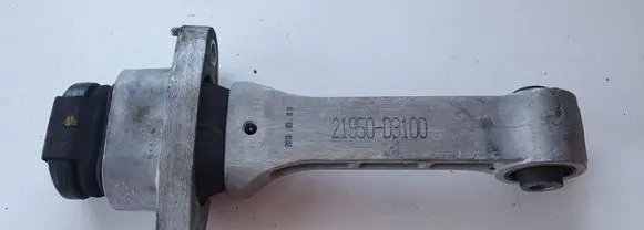 Hyundai Tucson TL Gearbox mounting bracket