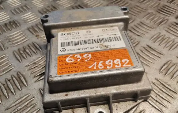 Mercedes-Benz Vito Viano W639 Airbag control unit/module 9064461142