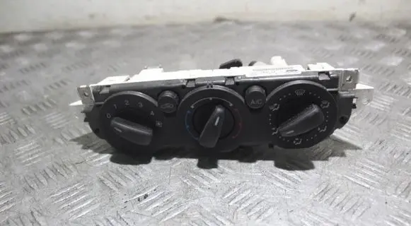 Ford Focus Climate control unit 7M5T19980AA