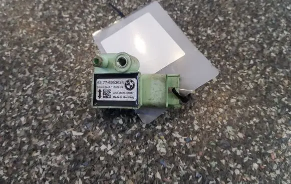 BMW 5 E60 E61 Airbag deployment crash/impact sensor 6953634
