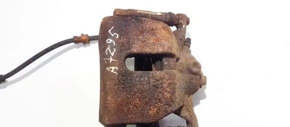 Volkswagen Golf VII Front brake caliper