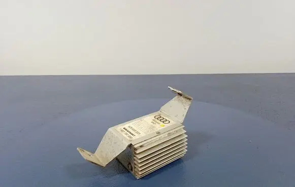 Audi A2 Aerial antenna amplifier 8Z0035223