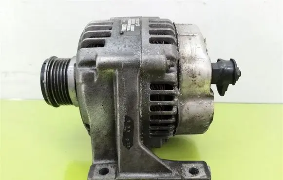 Volvo S40, V40 Generator/alternator 9472908