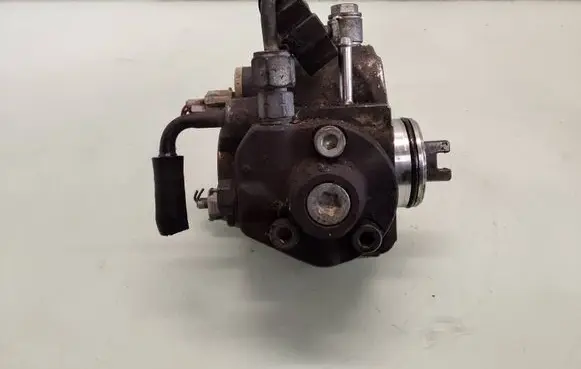 Toyota Avensis T250 Fuel injection high pressure pump 221000R020 00334 HU2940000304