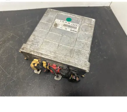 Audi A4 S4 B6 8E 8H Engine control unit/module 0261203554 8D0907557B 26SA3901